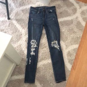 Used once American Eagle Ripped Mom Jeans.